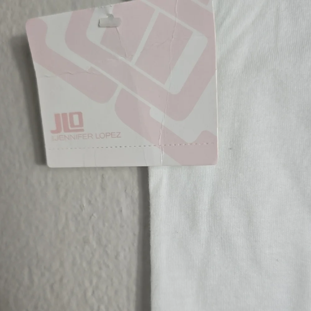 NWT JLO White Short Sleeve Tee with Minimalist Design - Picture 5 of 7